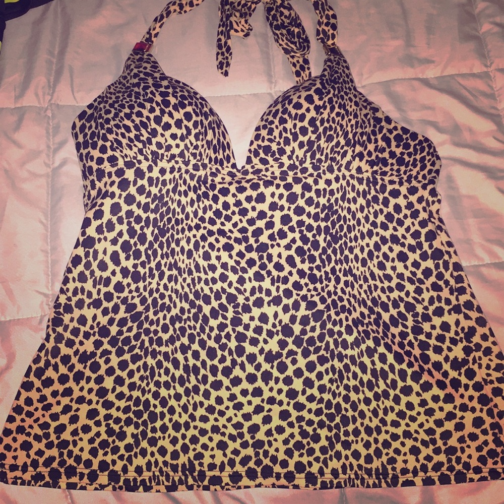 Victoria’s Secret swim top 💗